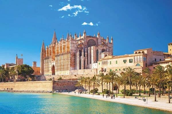 Prázdné hotely i pláže: Mallorca má, co chtěla. Bojovala proti turistům a teď se diví, kde jsou