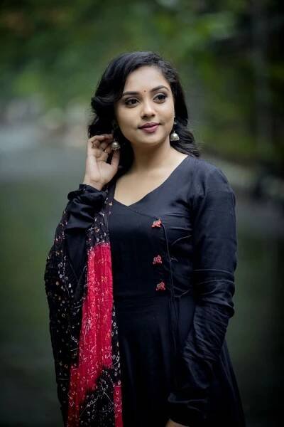 Actress Smruthi Venkat – Trending Cinemas Now