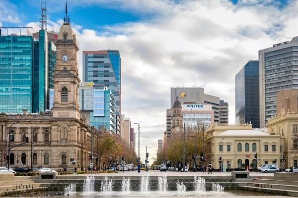 Adelaide – myphotobank.com.au / Shutterstock