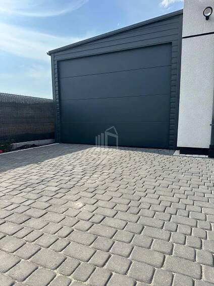 Plechova garáž 4x6m - sekční vrata- Antracit - střecha bočni spád TS855