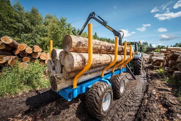 Vyvážečka za traktor: Bezpečná a efektivní práce v lese
