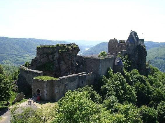Soubor:Burgruine-Aggstein.jpg