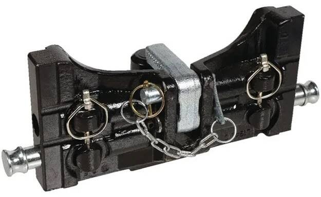 Závěs Scharmüller Piton Fix do konzole traktoru o šířce 330 mm tloušce 32 mm a bočními čepy 25 mm