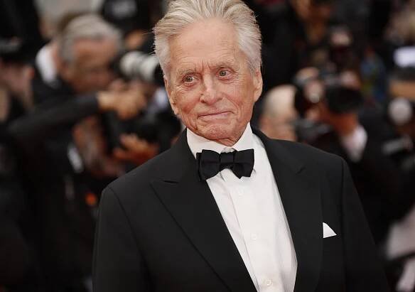 Michael Douglas dorazí na karlovarský festival. Osobně zde uvede Formanův film