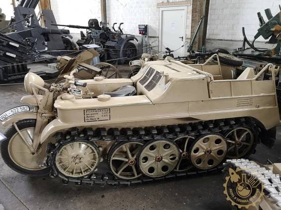 Верижен мотоциклет Sd.Kfz. 2 - страничен изглед