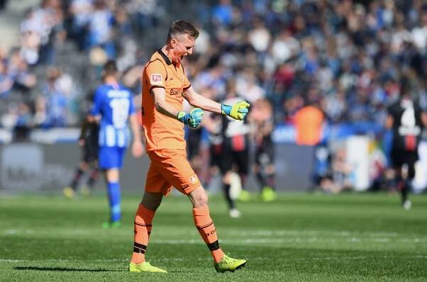 Lukas Hradecky - uhlsquad