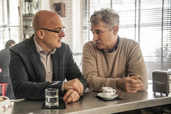 Claudio Bisio, Gioele Dix - Confusi e felici - Z filmu