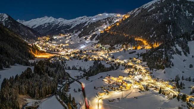Nacht in St. Anton am Arlberg bei der JWSC23 im Jänner
