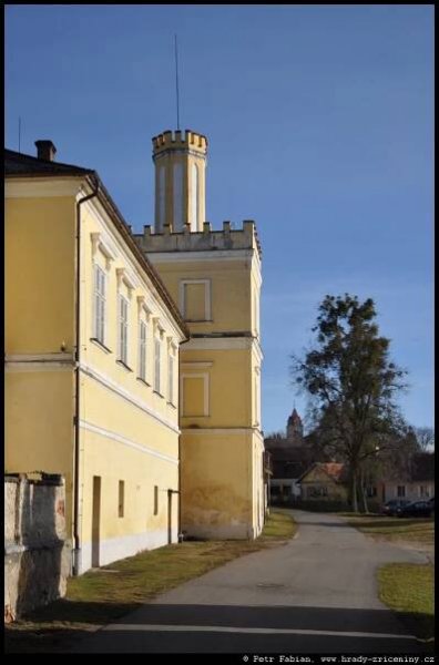 Vojkov – fotografie / hrady-zriceniny.cz