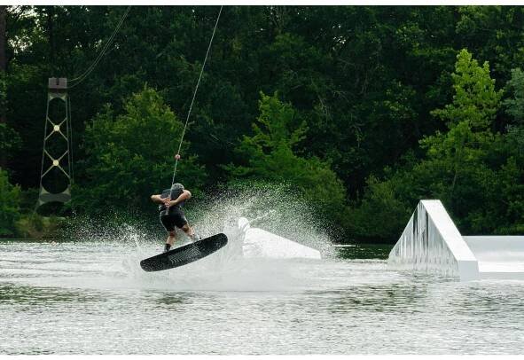 Wakeboardové otevřené vázání