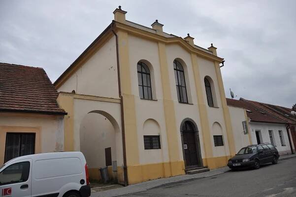 Soubor:Vodňany-synagogue2009b.jpg