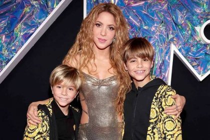 Shakira Brings Her Two Kids to the 2023 MTV VMAs to Accept the Video Vanguard Award