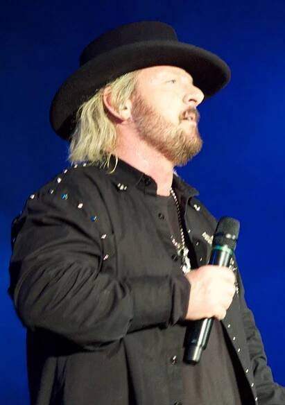 Van Zant (duo)