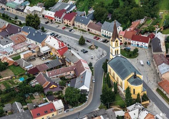 Náměšť z výšky - Oficiální stránky městyse Náměšť na Hané