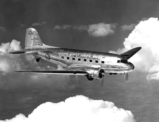 American Airlines’ "Flagship San Francisco Skysleeper” (DST NC 28325, c/n 2263) was sold to Transcontinental & Western Air and later became a C-49E with the USAAF.