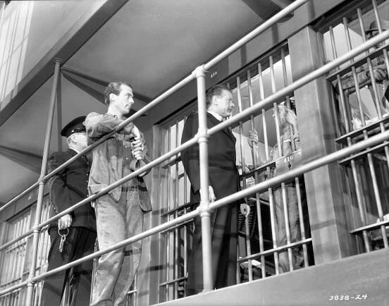 Mutiny in the Big House - Z filmu - Dennis Moore, Charles Bickford
