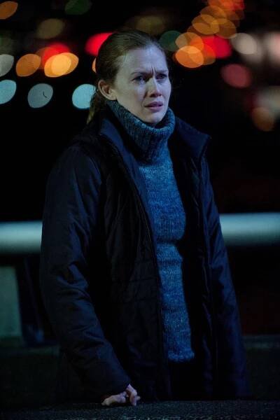 Zločin - Paralyzovaný - Z filmu - Mireille Enos