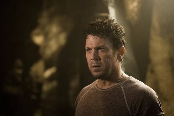 Knihovníci - And the Self-Fulfilling Prophecy - Z filmu - Christian Kane