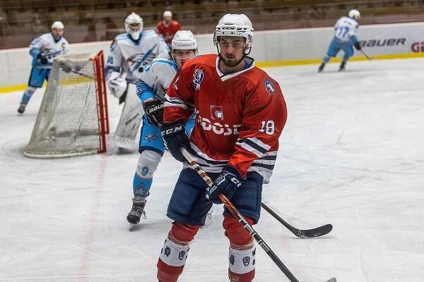 2. liga, skupina západ (30. kolo): SHC Klatovy - HC Stadion Cheb 4:0.