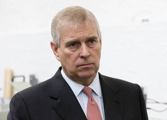 Dusno v paláci: William práskl do stolu a Andrewa vyškrtli z rytířské slavnosti! Královna v akci