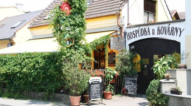 Vchod do Hospůdky U kovárny.
