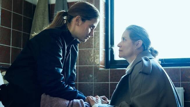 Tváří v tvář - Det normale hus - Z filmu - Danica Curcic, Trine Dyrholm
