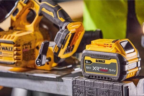 DeWALT DCS573