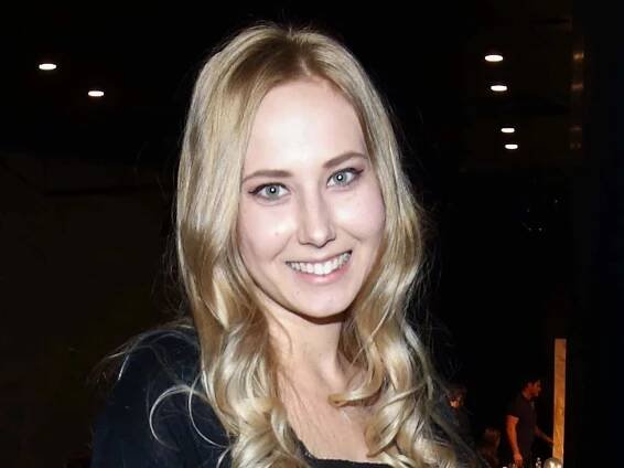 Dcera expremiéra Grosse měla autonehodu: Denisa (25) nabourala do vozu s rodinou