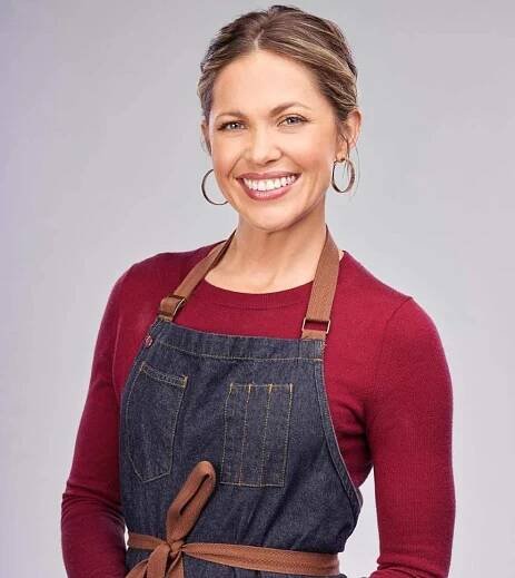 Pascale Hutton Biography, Age, Height, Husband - mrDustBin