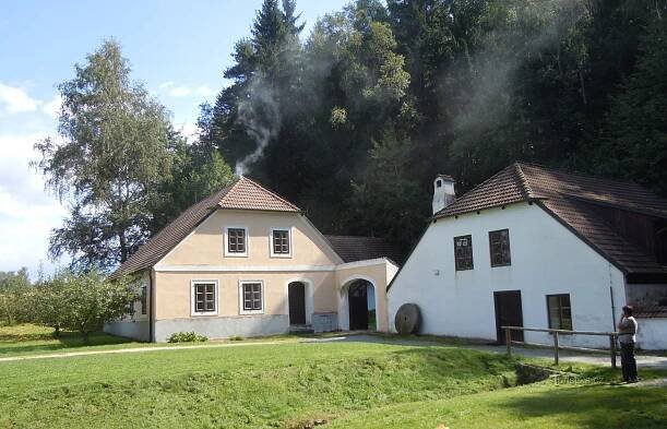 Buškův hamr – malebná... - Mlýn