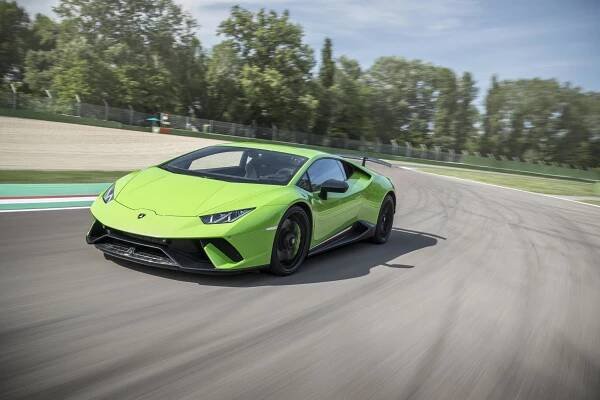 Lamborghini Huracan Lp 640-4 Performante 7