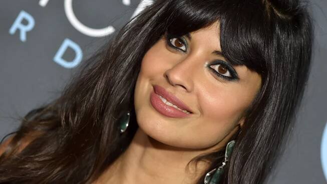 Avon Pulls Ad After Jameela Jamil Criticizes Campaign For ‘Shaming Women’