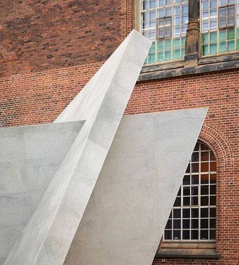 Detail of the intersecting planes of the entrance design correspond to the interiors of the museum | Danish Jewish Museum new entrance | STIRworld