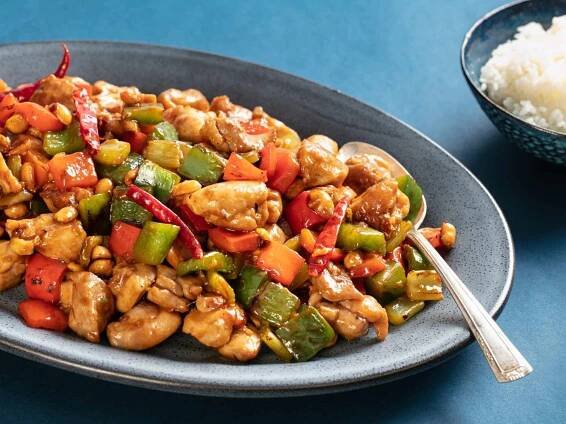 Takeout-Style Kung Pao Chicken (Diced Chicken With Peppers and Peanuts) Recipe