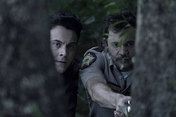 Víc než podezření - Z filmu - Jack Huston, Austin Hébert