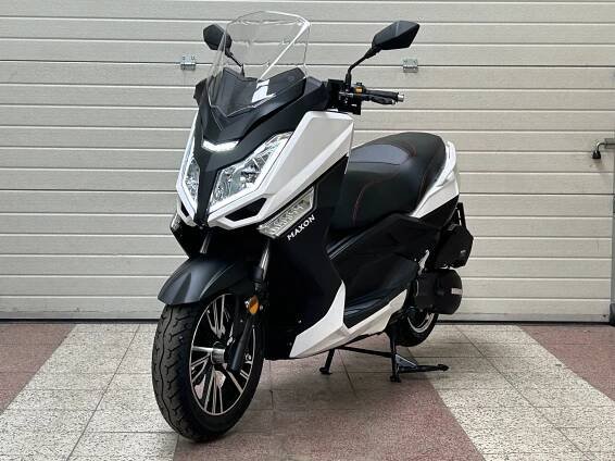 Skúter MAXON OPTIMUS 125 - biely - Digital Cockpit