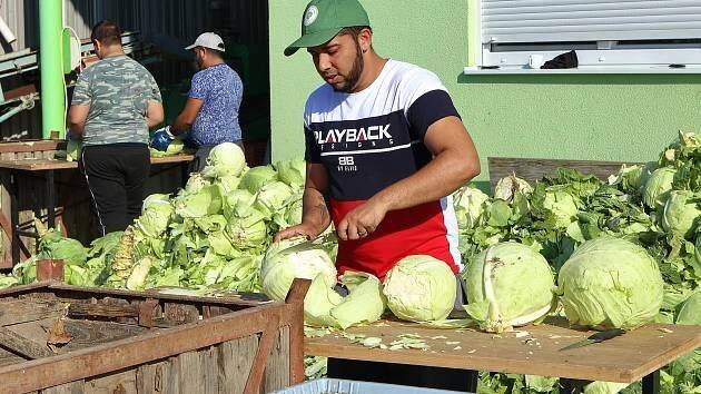 Zelí kvasí i rok. Do Křimic si pro zdravou pochoutku jezdí lidi z celého Česka