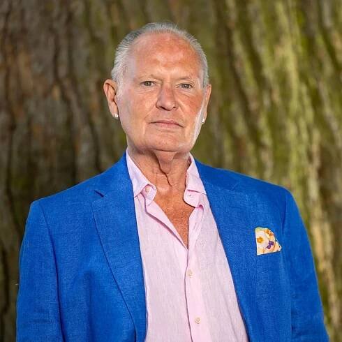 Paul Gascoigne gives friends update on his health in message from hospital