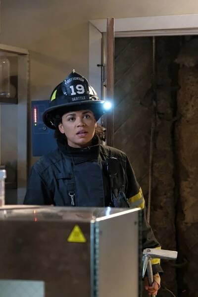 Station 19 - Season 3 - Bombový útok - Z filmu - Barrett Doss