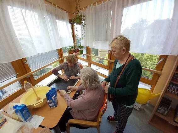 Rebarborový koláč - Dům seniorů Františkov, Liberec, příspěvková organizace