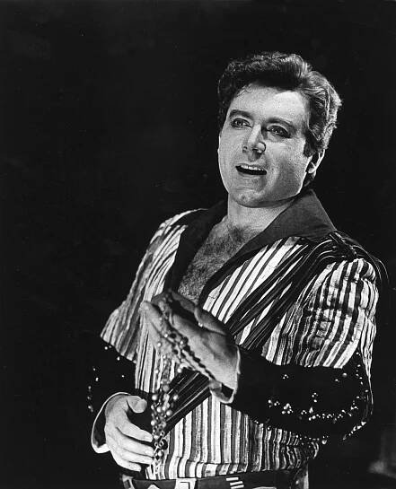 Peter Schreier, 84, Elegant German Tenor Who Also Conducted, Dies