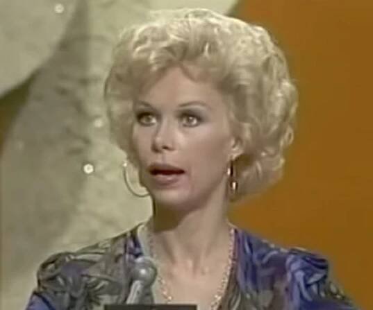 Elaine Joyce Biography - Facts, Childhood, Family Life & Achievements