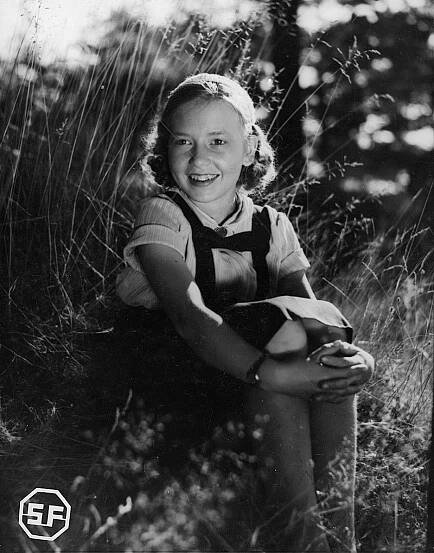 Suomisen Olli rakastuu (1944)