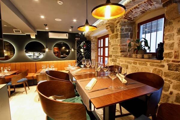 La Grotta Restaurant (Adamova 3) | Jadresko Nekretnine
