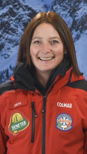 Skilehrerin-Judith-SkiSchule-Sexten