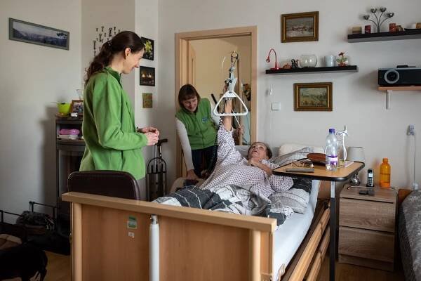 Cesta nevyléčitelně nemocného pacienta z nemocnice do domácí hospicové péče (číslo 1 / 2022) | Archiv | Odborné články