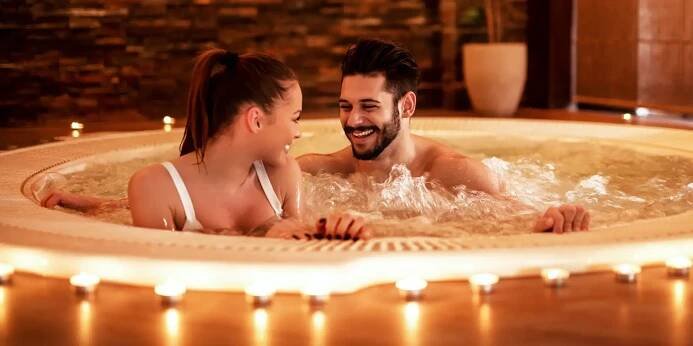 Romantické wellness balíčky se sektem i masáží
