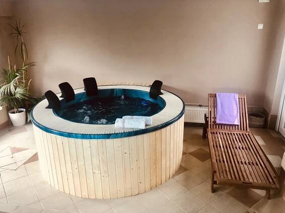 Romantický víkend s wellness, fitness i možností ochutnávky vína pro dva