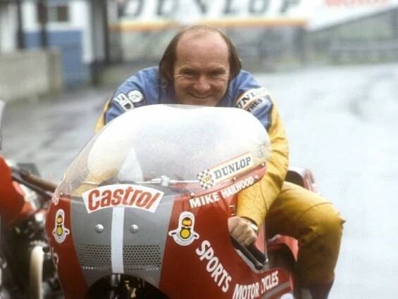 Mike Hailwood by oslavil 80. narozeniny × Motoforum.cz