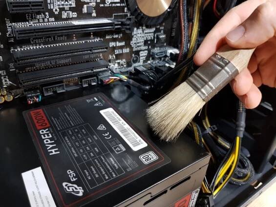 Jemné čištění PC od prachu